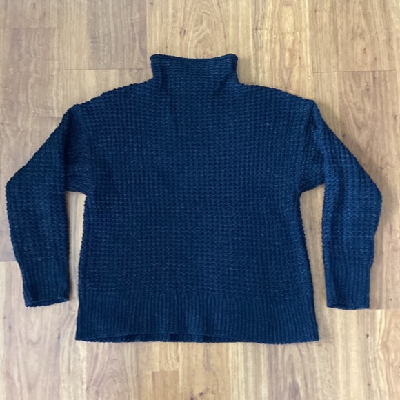 American Eagle mock turtleneck sweater in navy with flecks of white. - Picture 7 of 11